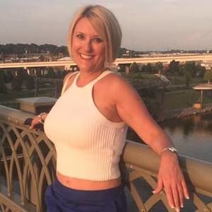 Meet your Posher, Laurie